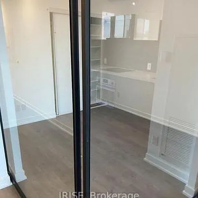 5,&nbsp;DEFRIES, Regent Park, Toronto