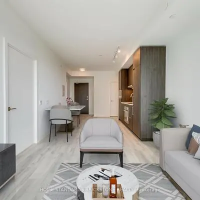 7,&nbsp;Golden Lion, Newtonbrook East, Toronto