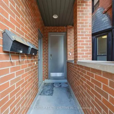 99A,&nbsp;Walmer, Annex, Toronto