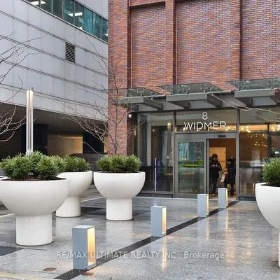 8,&nbsp;WIDMER, Waterfront Communities C1, Toronto