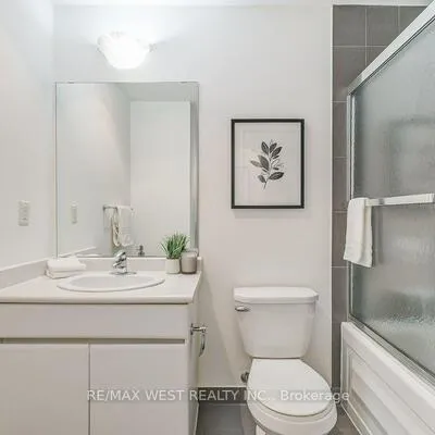 30,&nbsp;Canterbury, Willowdale West, Toronto