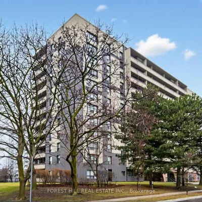 100,&nbsp;Canyon, Bathurst Manor, Toronto