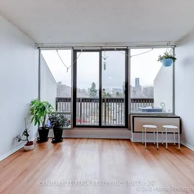 20,&nbsp;Fashion Roseway, Willowdale East, Toronto
