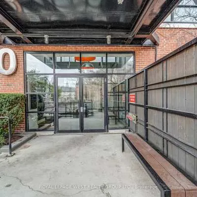 90,&nbsp;Sumach, Regent Park, Toronto