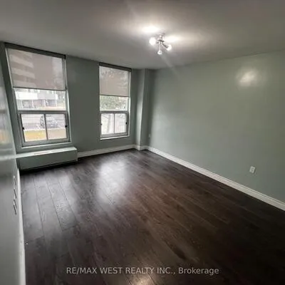 130,&nbsp;Neptune, Englemount-Lawrence, Toronto