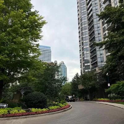 10,&nbsp;Northtown, Willowdale East, Toronto