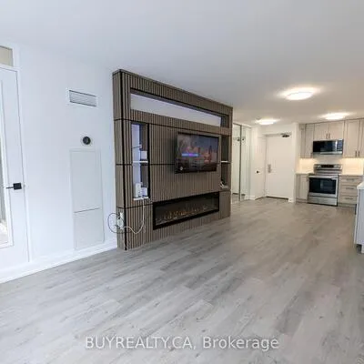 256,&nbsp;Doris, Willowdale East, Toronto