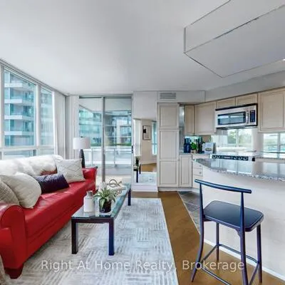 228,&nbsp;Queens, Waterfront Communities C1, Toronto