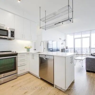33,&nbsp;Sheppard, Willowdale East, Toronto