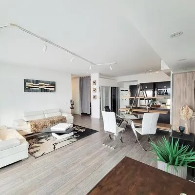 33,&nbsp;Charles, Church-Yonge Corridor, Toronto