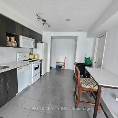 15,&nbsp;Fort York, Waterfront Communities C1, Toronto