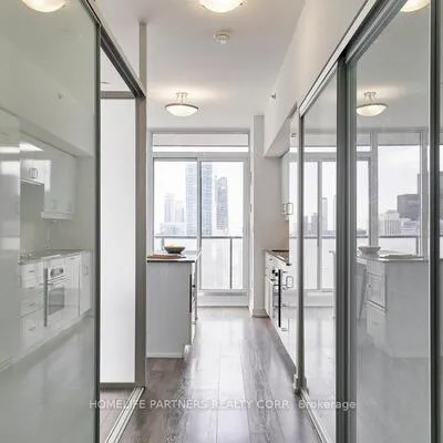 426,&nbsp;University, Kensington-Chinatown, Toronto