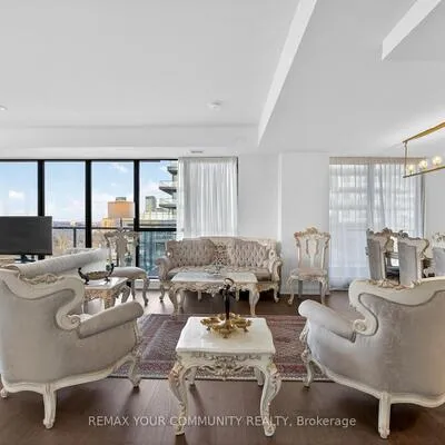 33,&nbsp;Frederick Todd, Thorncliffe Park, Toronto