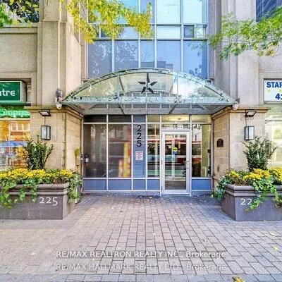225,&nbsp;Wellesley, Cabbagetown-South St. James Town, Toronto