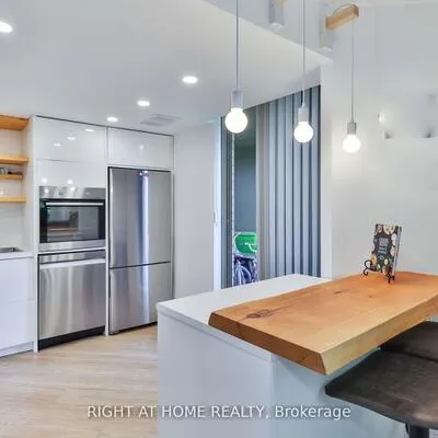 1210,&nbsp;Don Mills, Banbury-Don Mills, Toronto