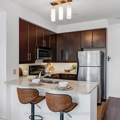 18,&nbsp;Harbour, Waterfront Communities C1, Toronto