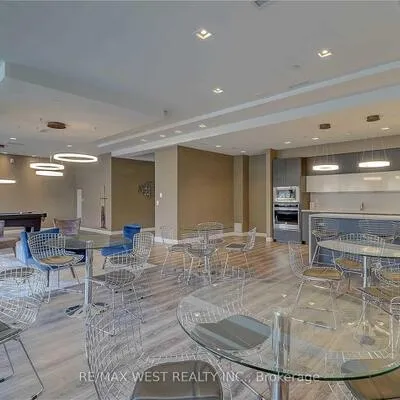 741,&nbsp;Sheppard, Bathurst Manor, Toronto