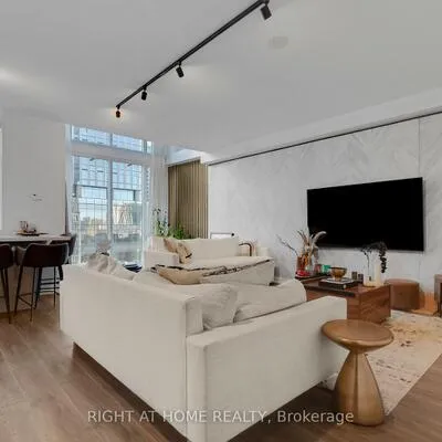 21,&nbsp;Nelson, Waterfront Communities C1, Toronto