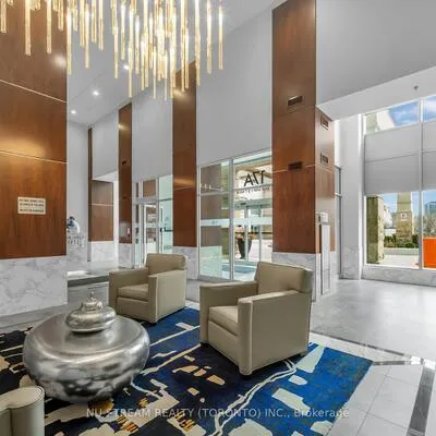 17,&nbsp;Barberry, Bayview Village, Toronto