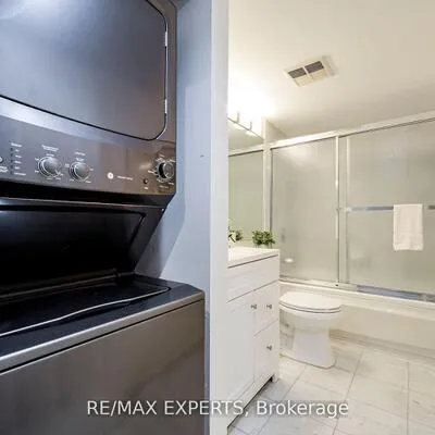 942,&nbsp;Yonge, Annex, Toronto