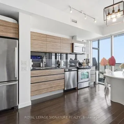 390,&nbsp;Cherry, Waterfront Communities C8, Toronto