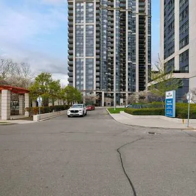 153,&nbsp;Beecroft, Lansing-Westgate, Toronto