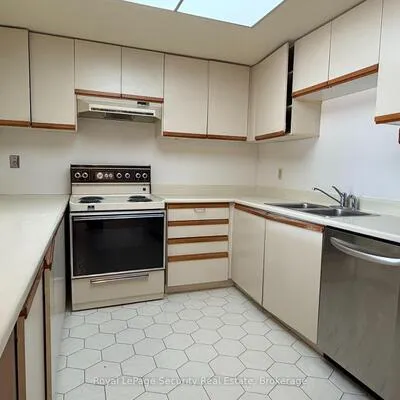 20,&nbsp;Glebe, Yonge-Eglinton, Toronto