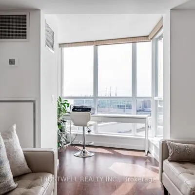 208,&nbsp;Queens, Waterfront Communities C1, Toronto