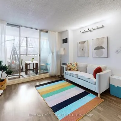 205,&nbsp;Hilda, Newtonbrook West, Toronto