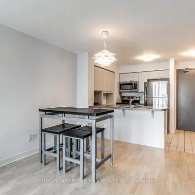 255,&nbsp;Richmond, Moss Park, Toronto
