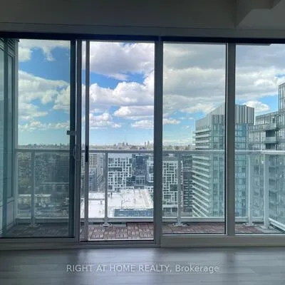 19,&nbsp;Bathurst, Waterfront Communities C1, Toronto