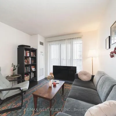 27,&nbsp;Rean, Bayview Village, Toronto