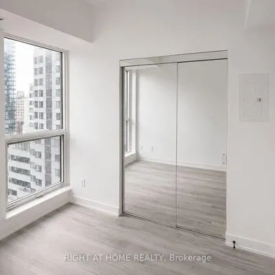 327,&nbsp;King, Waterfront Communities C1, Toronto