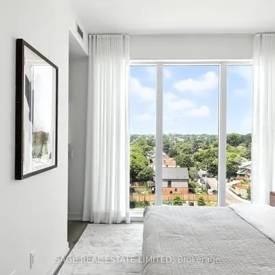 863,&nbsp;St Clair, Wychwood, Toronto