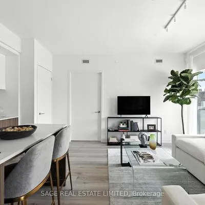 863,&nbsp;St Clair, Wychwood, Toronto