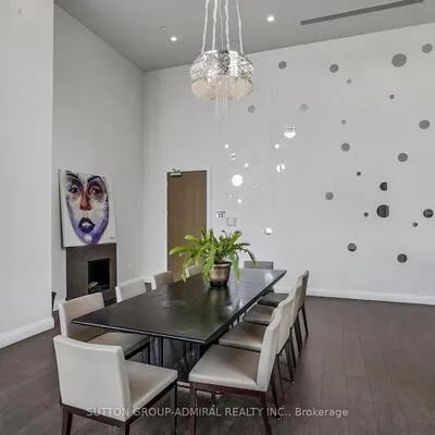 68,&nbsp;Canterbury, Willowdale West, Toronto