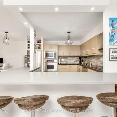 212,&nbsp;St George, Annex, Toronto