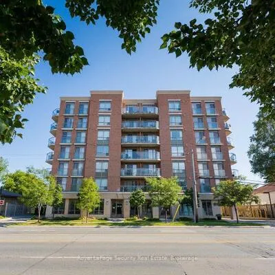 801,&nbsp;Sheppard, Clanton Park, Toronto