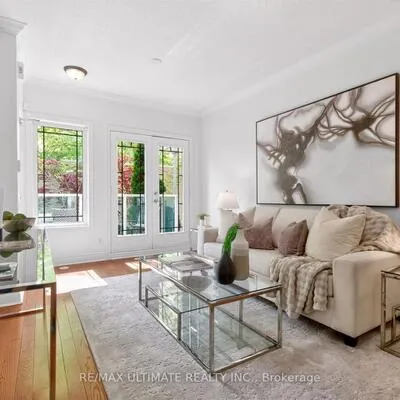 70,&nbsp;Byng, Willowdale East, Toronto