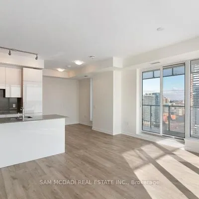 28,&nbsp;Freeland, Waterfront Communities C8, Toronto
