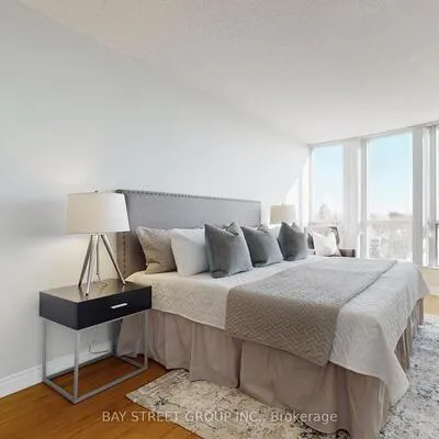 260,&nbsp;Doris, Willowdale East, Toronto