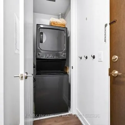 399,&nbsp;Adelaide, Waterfront Communities C1, Toronto