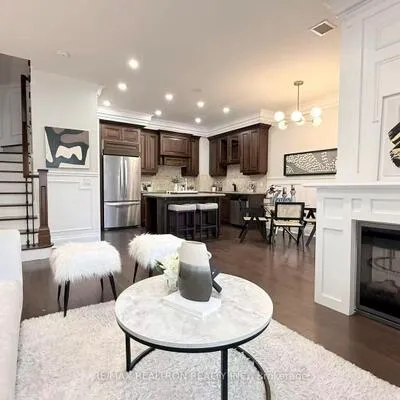 274,&nbsp;Duplex, Newtonbrook West, Toronto