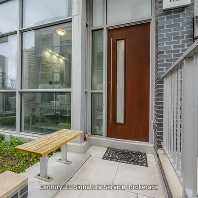101,&nbsp;Erskine, Mount Pleasant West, Toronto