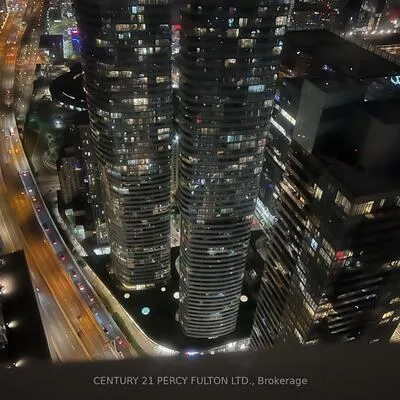 100,&nbsp;Harbour, Waterfront Communities C1, Toronto