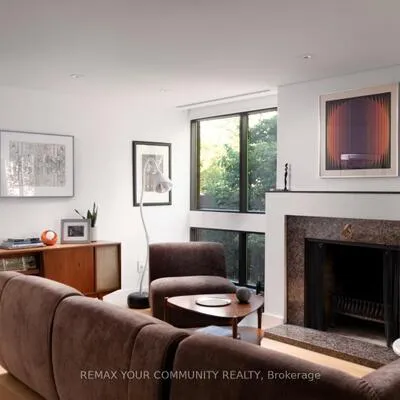 349,&nbsp;St Clair, Casa Loma, Toronto