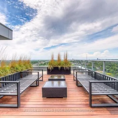 58,&nbsp;Orchard View, Yonge-Eglinton, Toronto