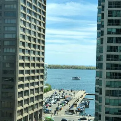 16,&nbsp;Yonge, Waterfront Communities C1, Toronto