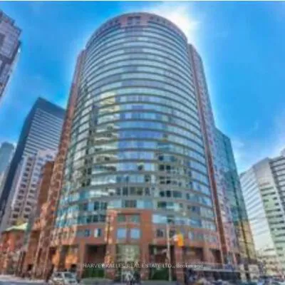 33,&nbsp;University, Bay Street Corridor, Toronto