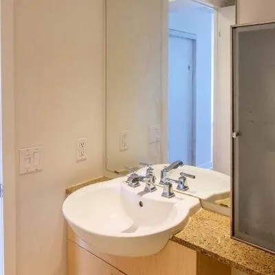 373,&nbsp;Front, Waterfront Communities C1, Toronto